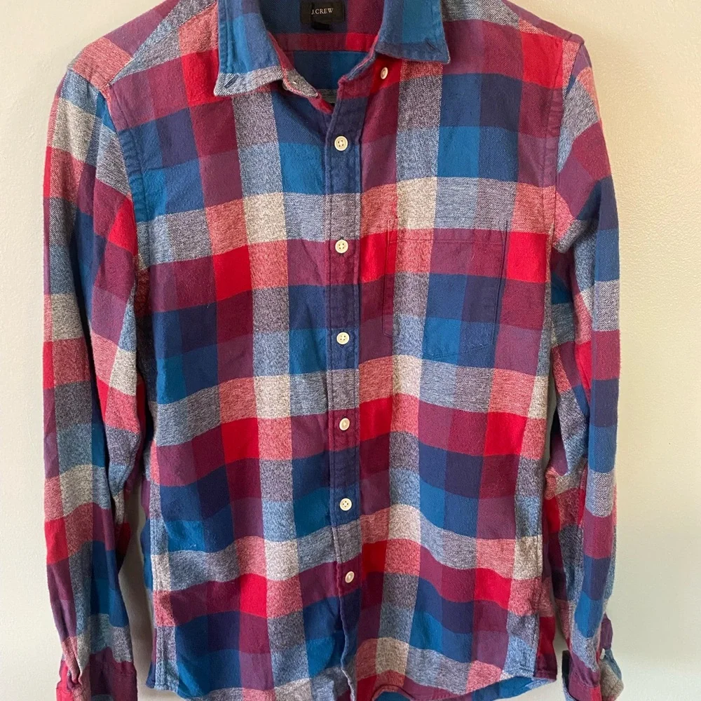 J. Crew Men's Red‎ and Blue Plaid Shirt Slim fit size small